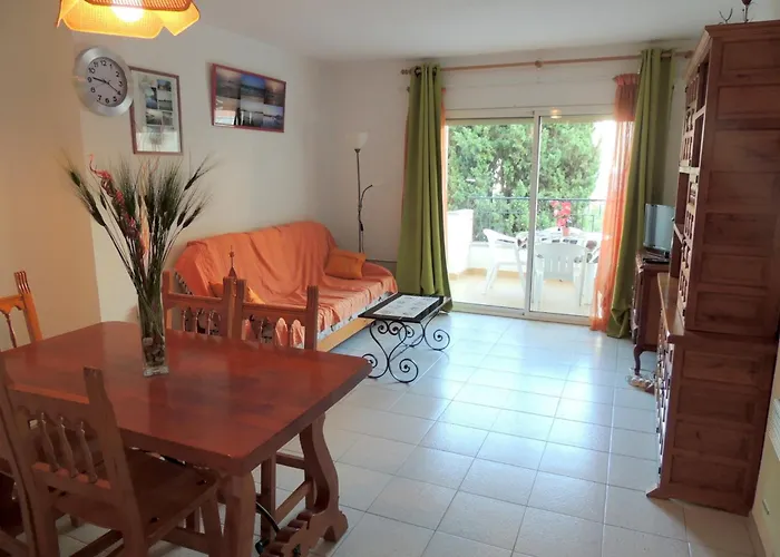 Apartment In Near Sandy Roses